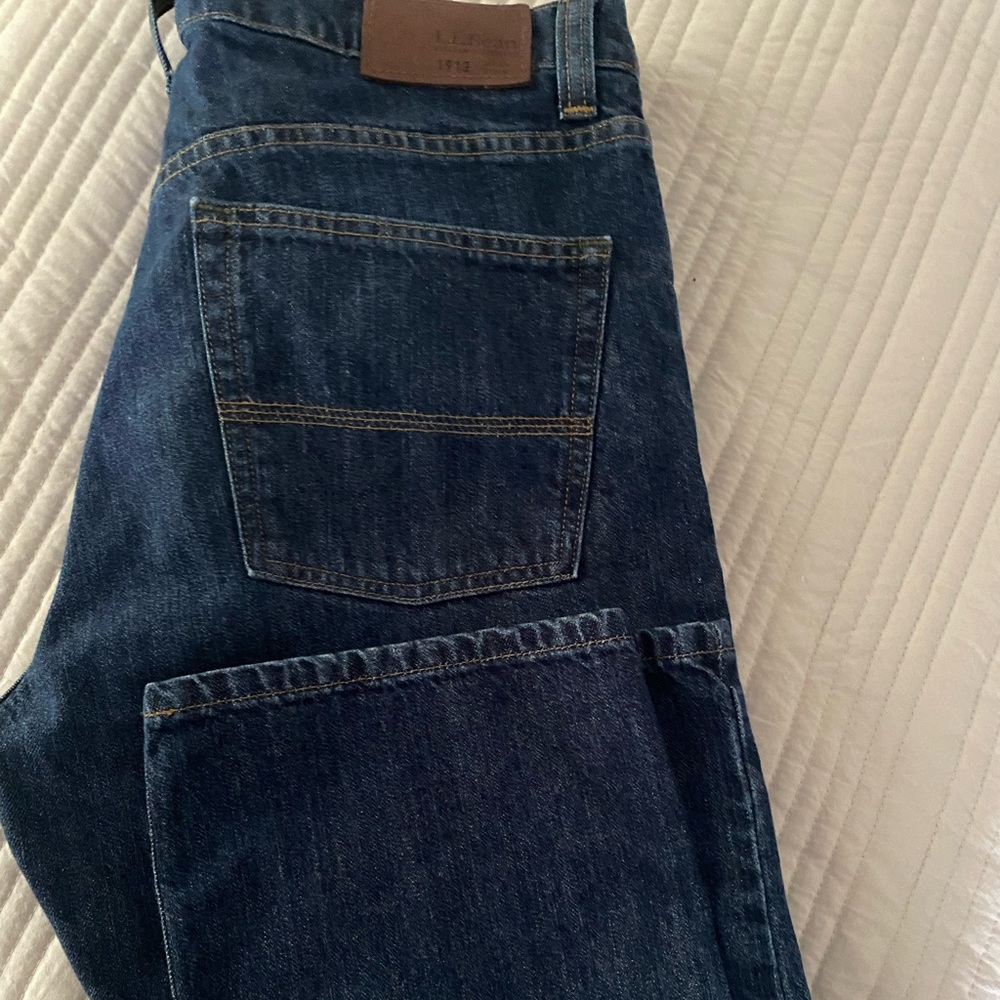 Men's Blue Jeans LL Bean standard fit. Boot cut size 33x29